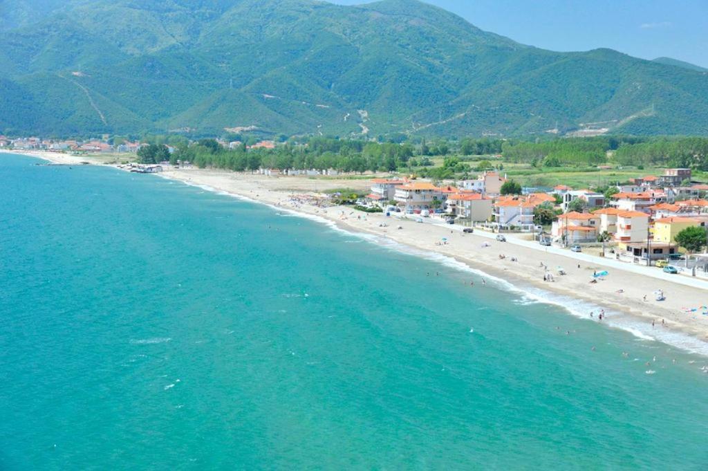 Titika House Guest House Nea Vrasna Bagian luar foto